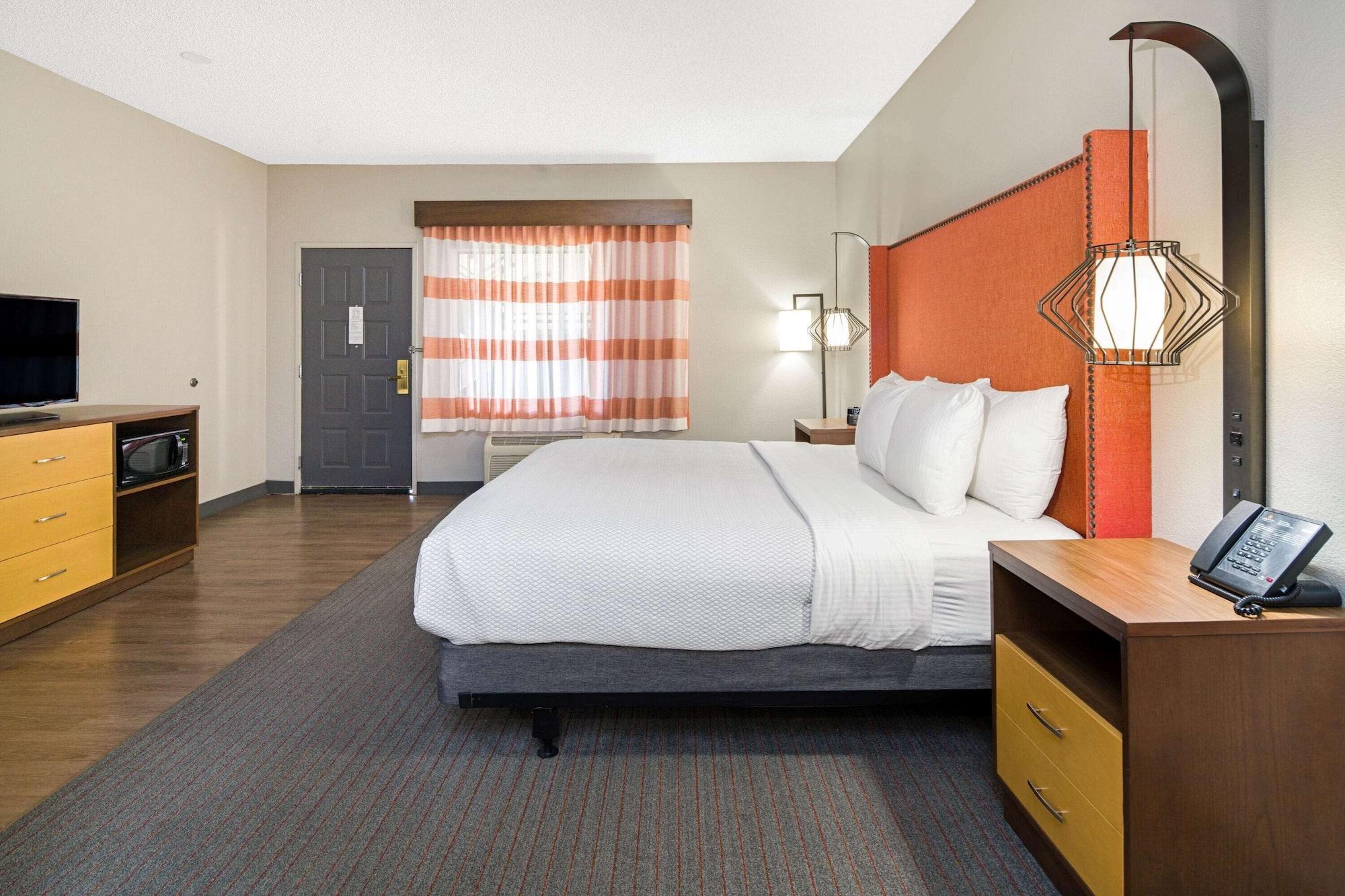 La Quinta By Wyndham Orange County Airport Hotel Santa Ana Bagian luar foto