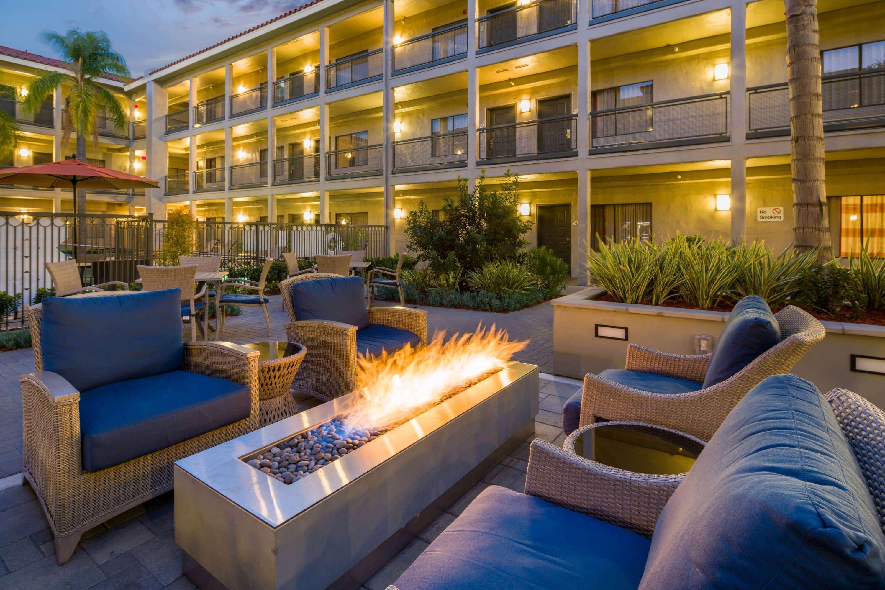 La Quinta By Wyndham Orange County Airport Hotel Santa Ana Bagian luar foto
