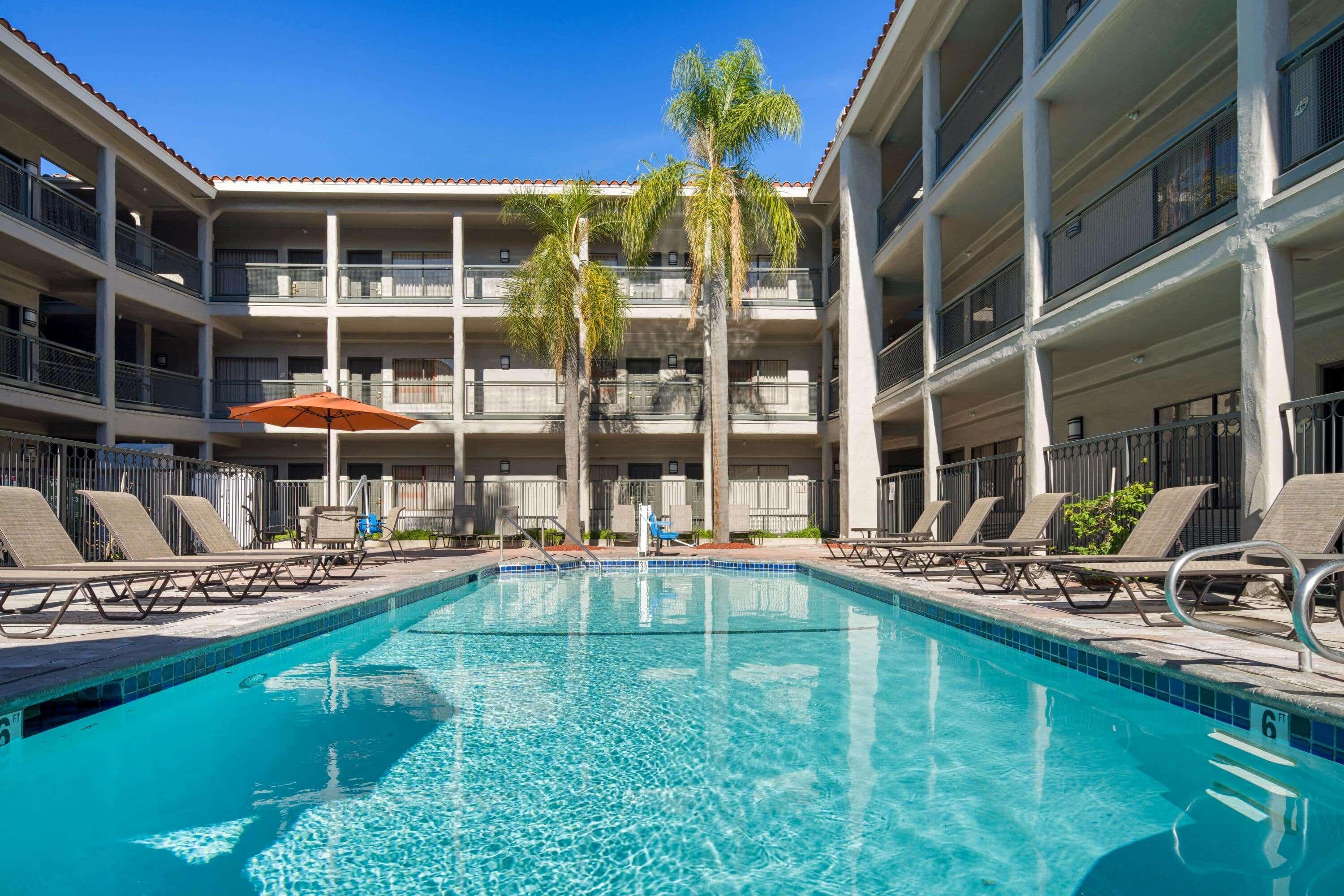 La Quinta By Wyndham Orange County Airport Hotel Santa Ana Bagian luar foto