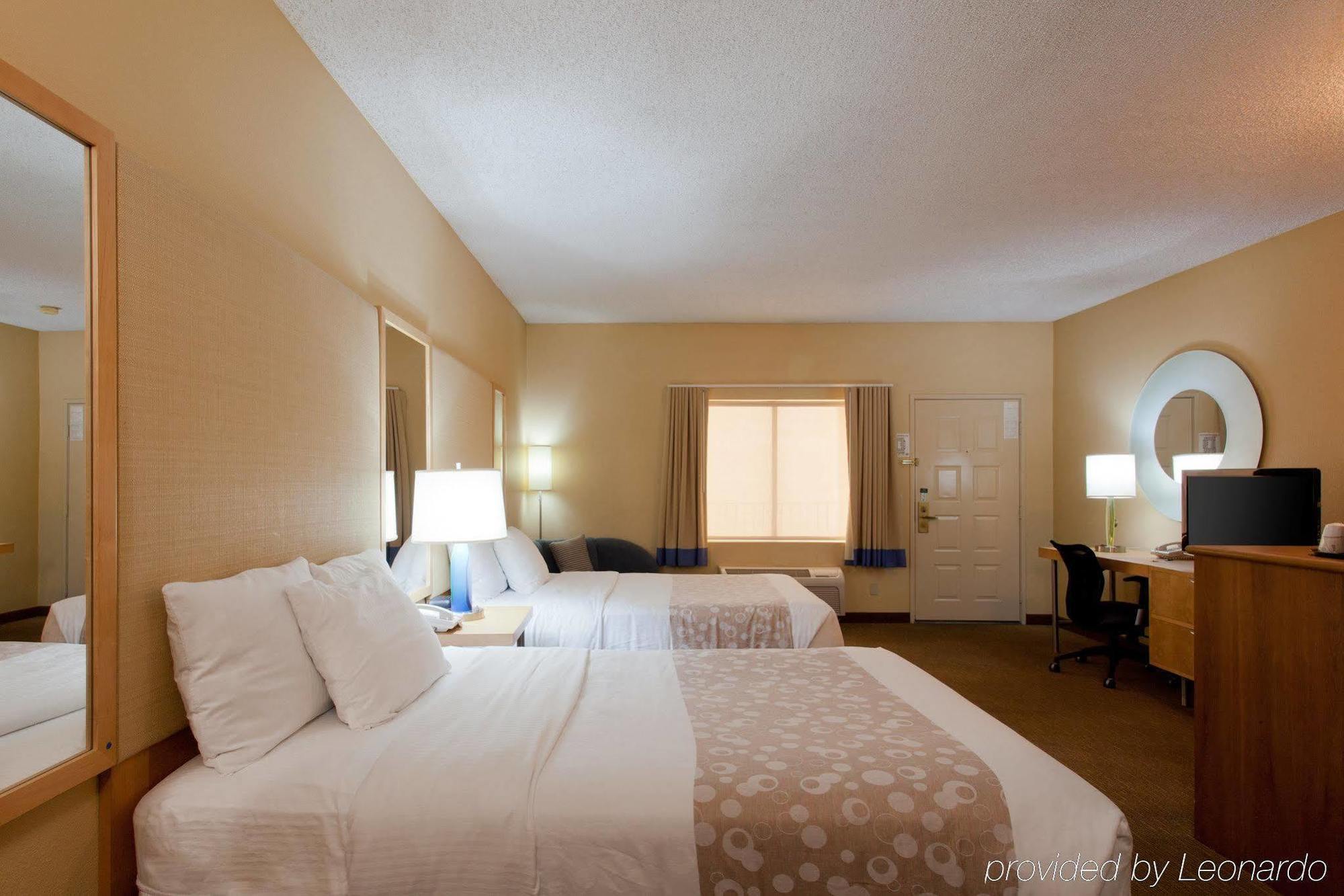 La Quinta By Wyndham Orange County Airport Hotel Santa Ana Bagian luar foto