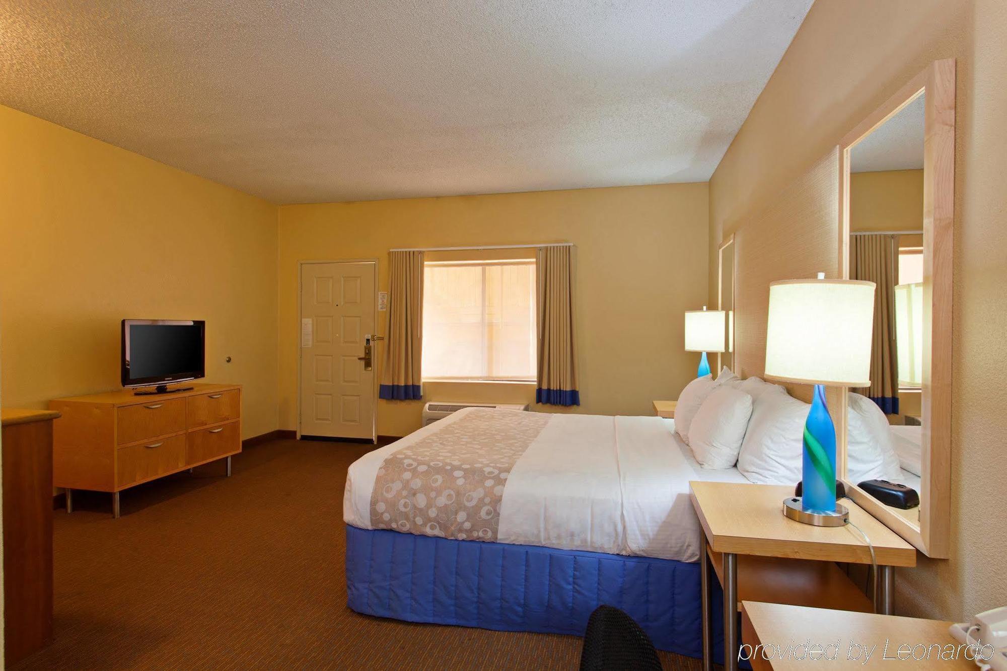 La Quinta By Wyndham Orange County Airport Hotel Santa Ana Bagian luar foto