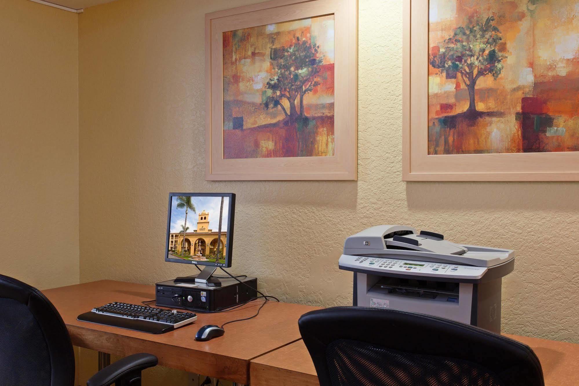 La Quinta By Wyndham Orange County Airport Hotel Santa Ana Bagian luar foto